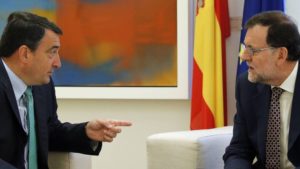 Rajoy compra apoyos